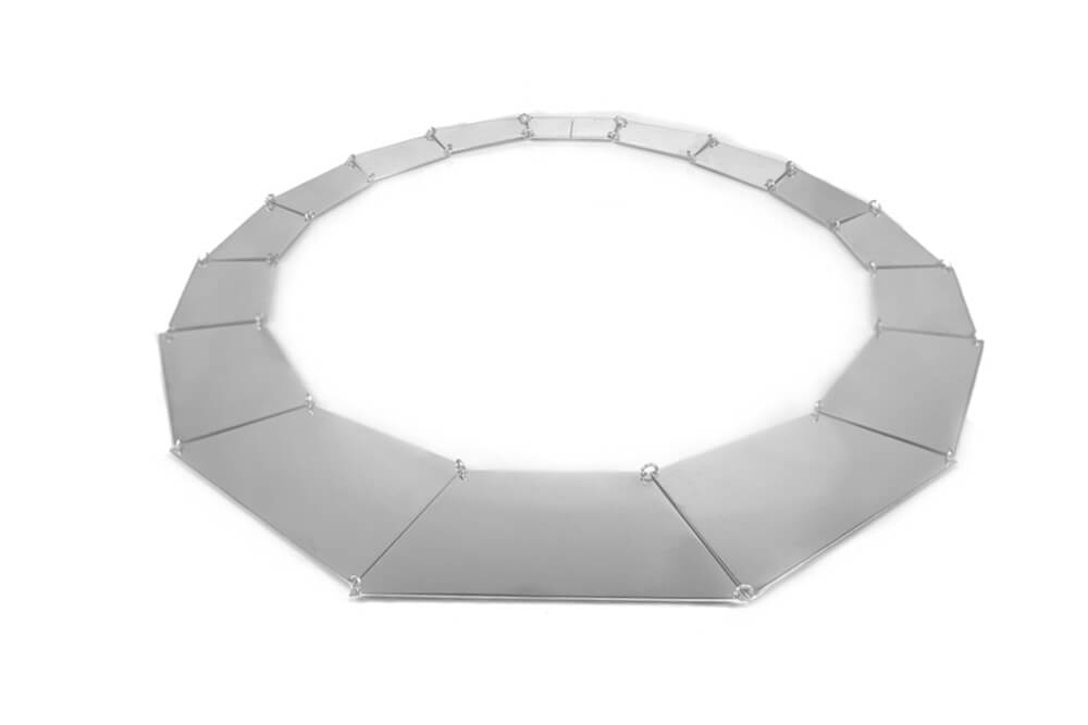 Trapézio articulado: Colar em prata. PVP: 600€.