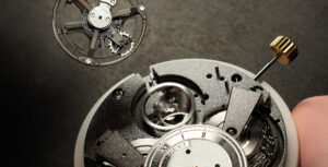 Montagem do Breguet Tradition Tourbillon Fusée | © Breguet