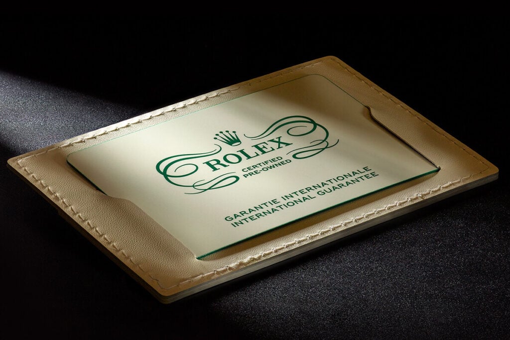 Válido por dois anos, o cartão de garantia atesta a autenticidade e o bom funcionamento de um relógio Rolex Pre-owned certified