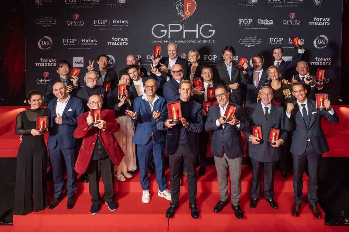 Os vencedores do GPHG 2024 e os respetivos troféus | Foto: GPHG