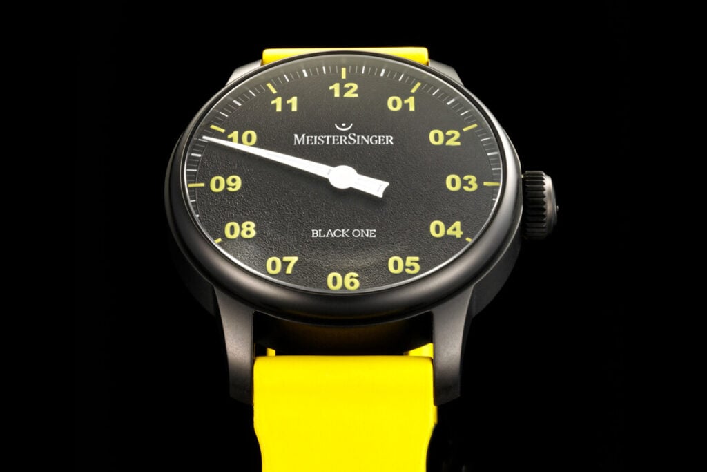 O Black One da MeisterSinger joga com contrastes a partir da sua caixa negra com revestimento DLC | Foto: MeisterSinger