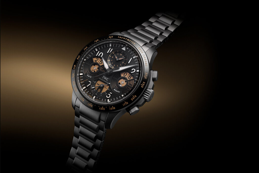 A sofisticação escurecida do Pilot Performance Chronograph Perpetual Calendar Digital Date-Month | Foto: IWC Schaffhausen