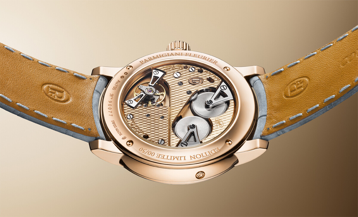 O padrão decorativo exclusivo Côtes de Fleurier no movimento | Foto: Parmigiani Fleurier Toric Quantième Perpetuel