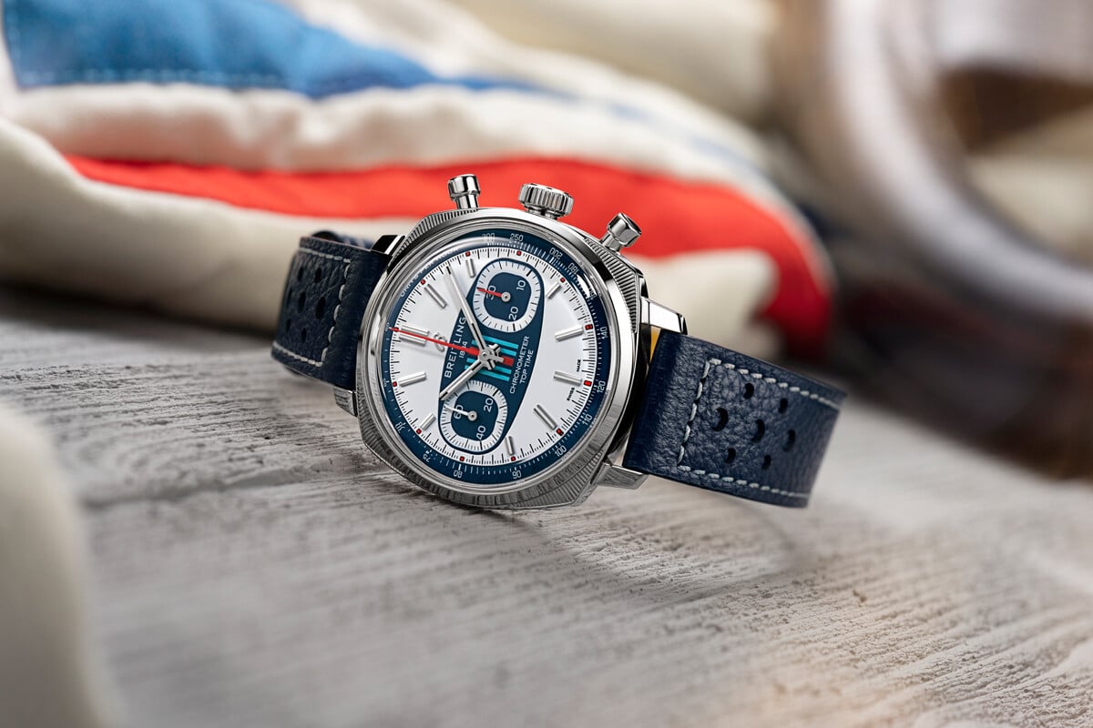 O novo Top Time Martini Racing com as famosas cores do mítico patrocínio desportivo das corridas automóveis | Foto: Breitling