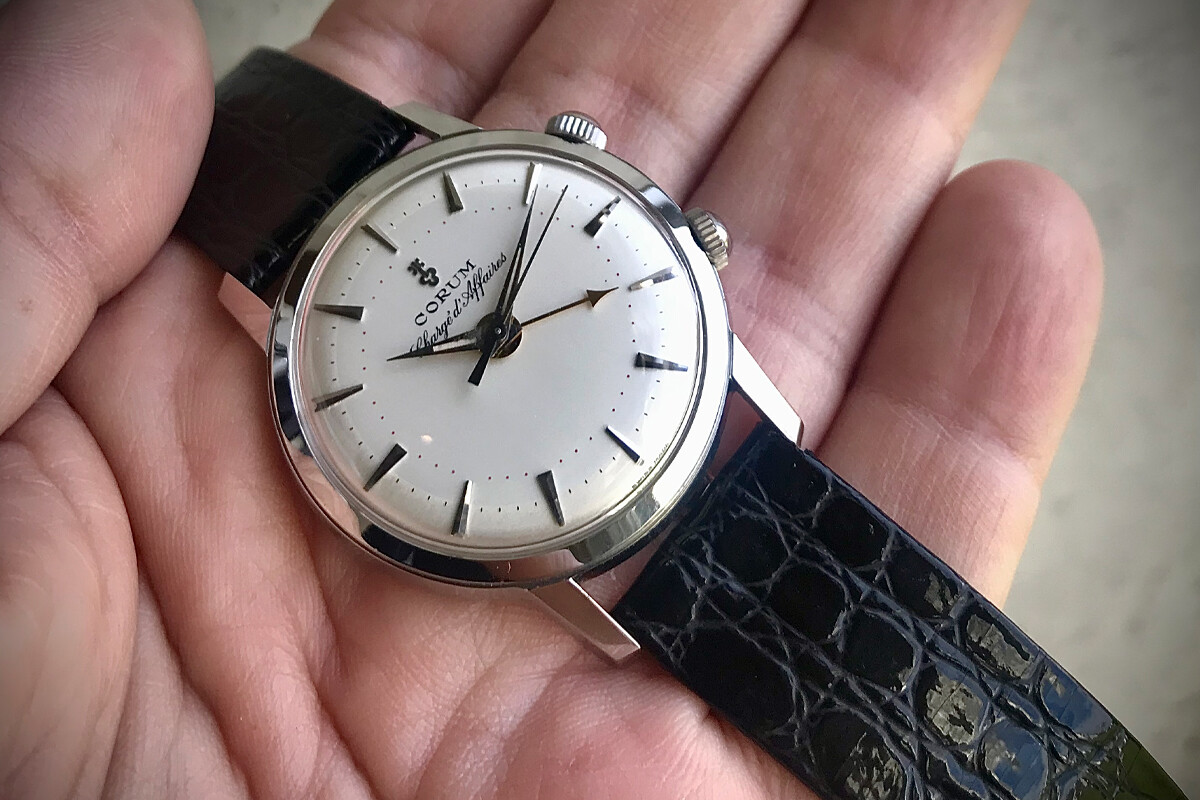 Relógio clássico com alarme: o Corum Chargé d'Affaires | Foto. Miguel Seabra/Espiral do Tempo