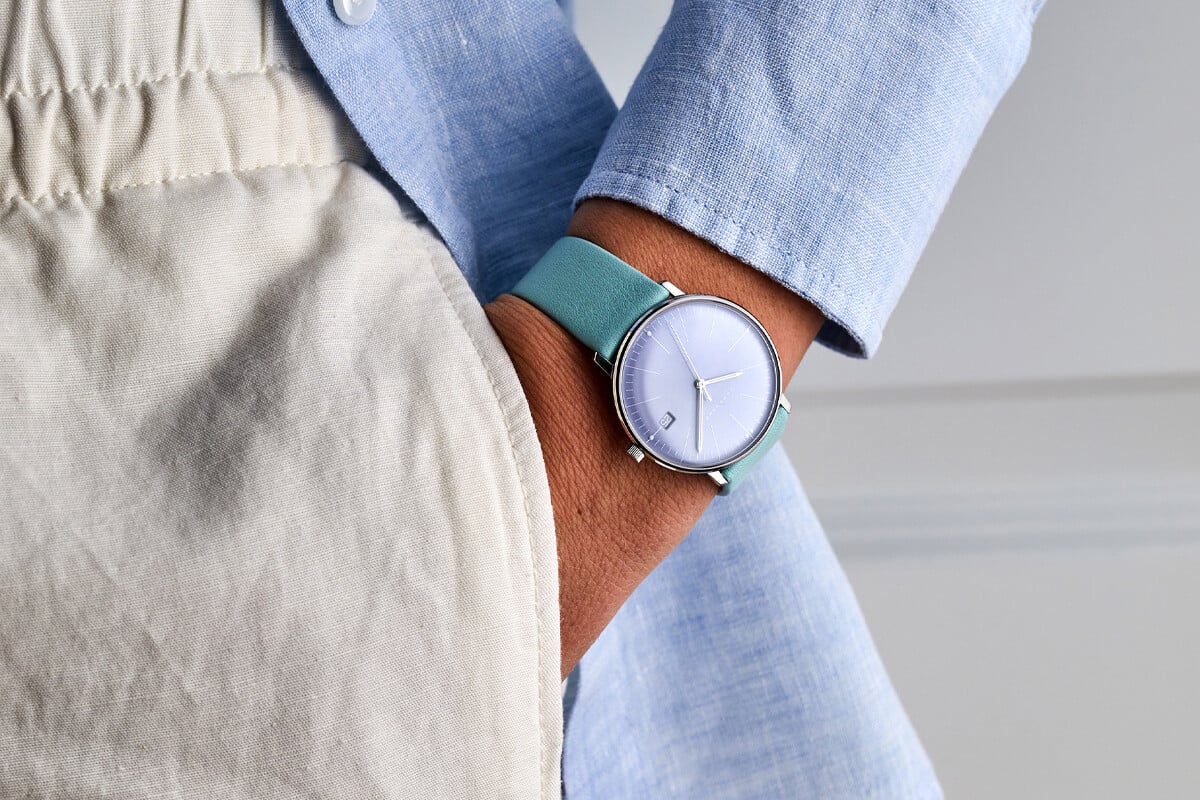Os novos relógios max bill Damen Ladies da Junghans com mostradores pastel