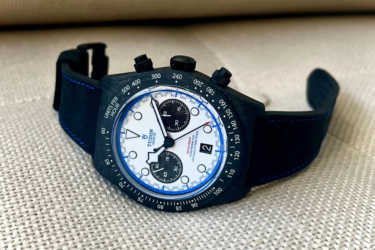 Novidades Tudor 2025: Azul e branco sobre preto: o novo Pelagos FXD Chrono 'Carbon' 25 | Foto: Miguel Seabra/Espiral do Tempo