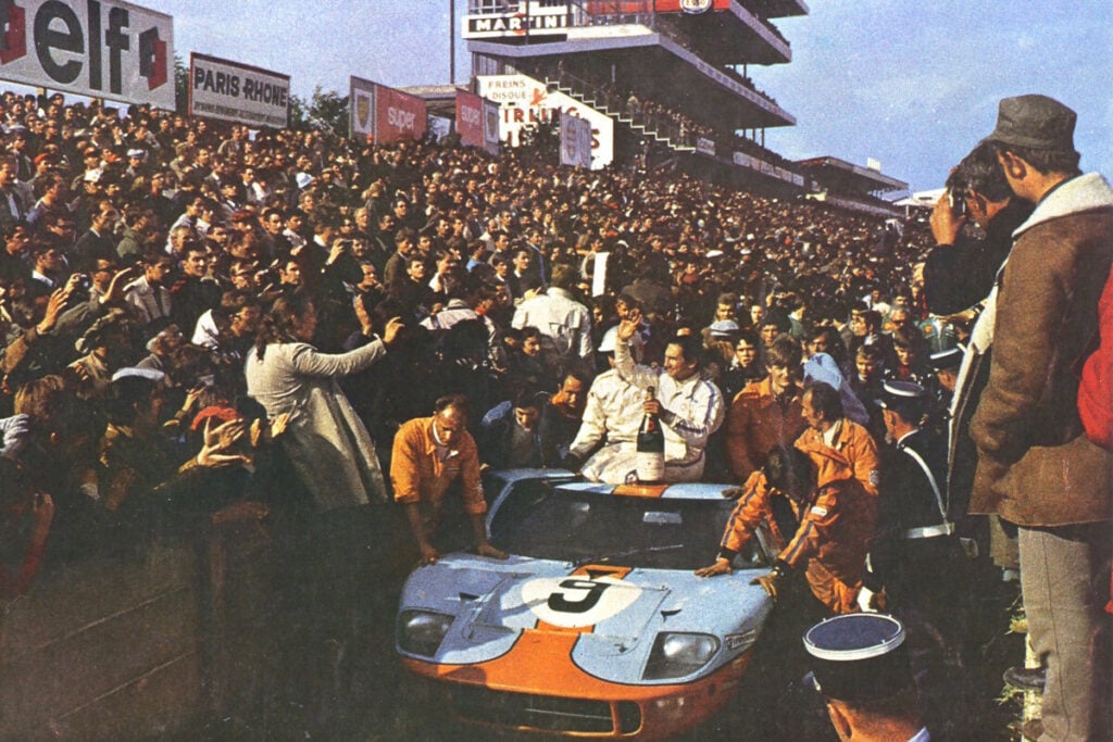 O famoiso Ford GT com as emblemáticas cores Gulf nos anos 70 | Foto: DR