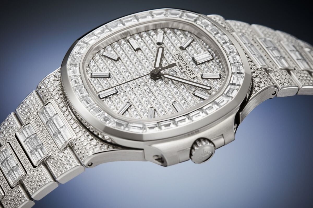 Relógio Nautilus totalmente cravejado foi uma das novidades 2025 da Patek Philippe