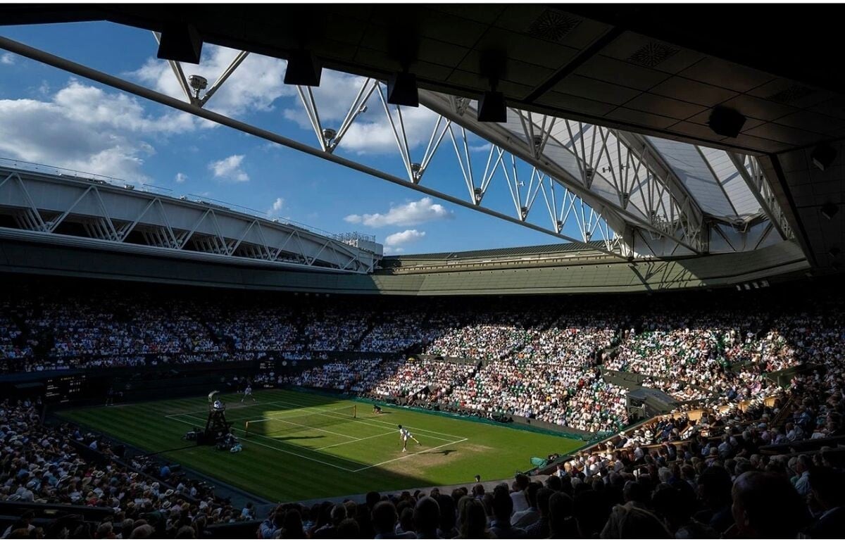 O mais famoso estádio de ténis do mundo: o Centre Court de Wimbledon | Foto: AELTC/Ben Queenborough