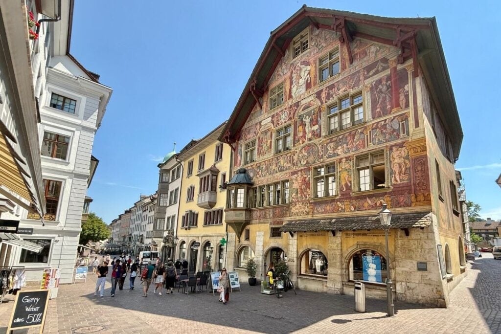 Uma das muitas construções ancestrais que se podem ver em Schaffhausen | Foto: Miguel Seabra/Espiral do Tempo