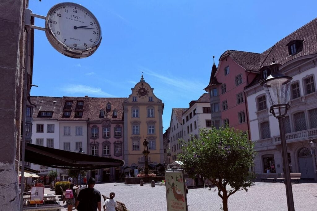 A IWC é uma sigla quase omnipresente em Schaffhausen | Foto: Miguel Seabra/Espiral do Tempo