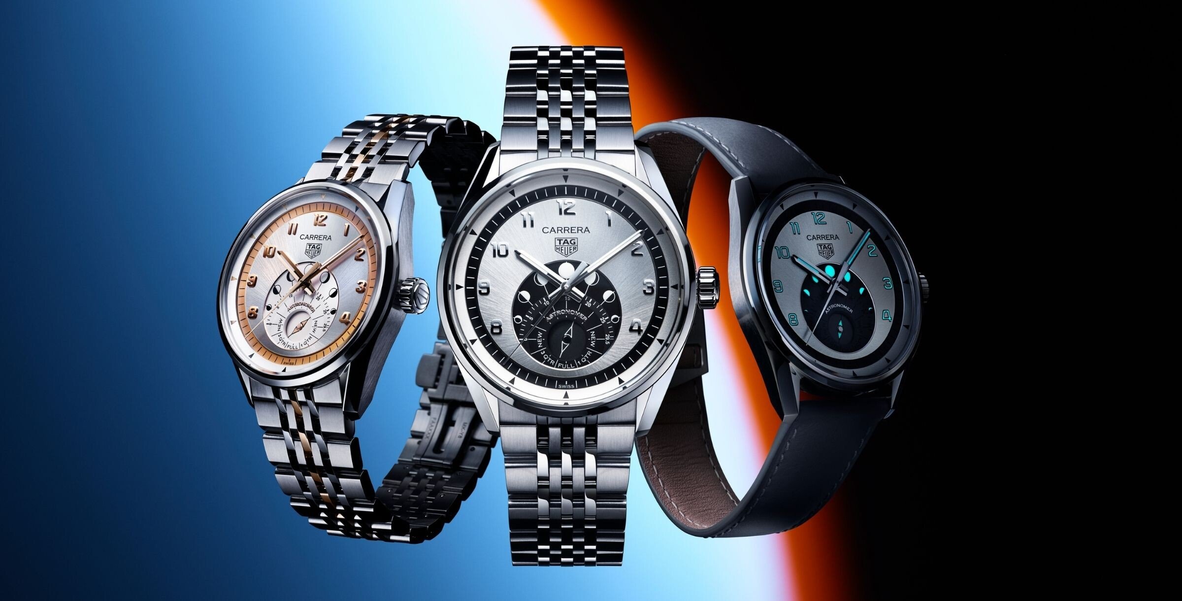 Três modelos TAG Heuer Carrera Astronomer com diferentes mostradores e pulseiras, apresentados sobre fundo que remete ao espaço.