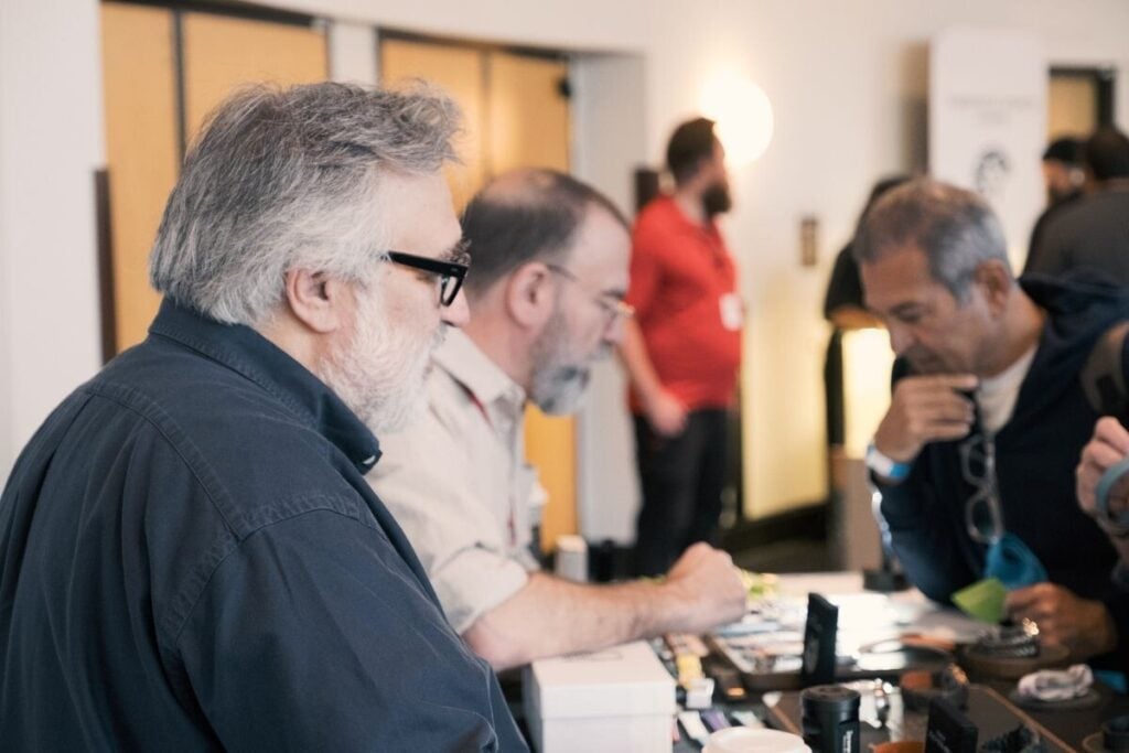 Muita animação com a aficionados e entusiastas a ver relógios no Toronto Watch Show Isotope José Mendes Miranda