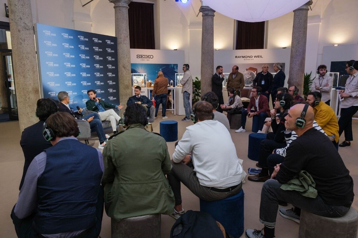 sala com palestra e pessoas participantes no After Time by Milano Watch Week