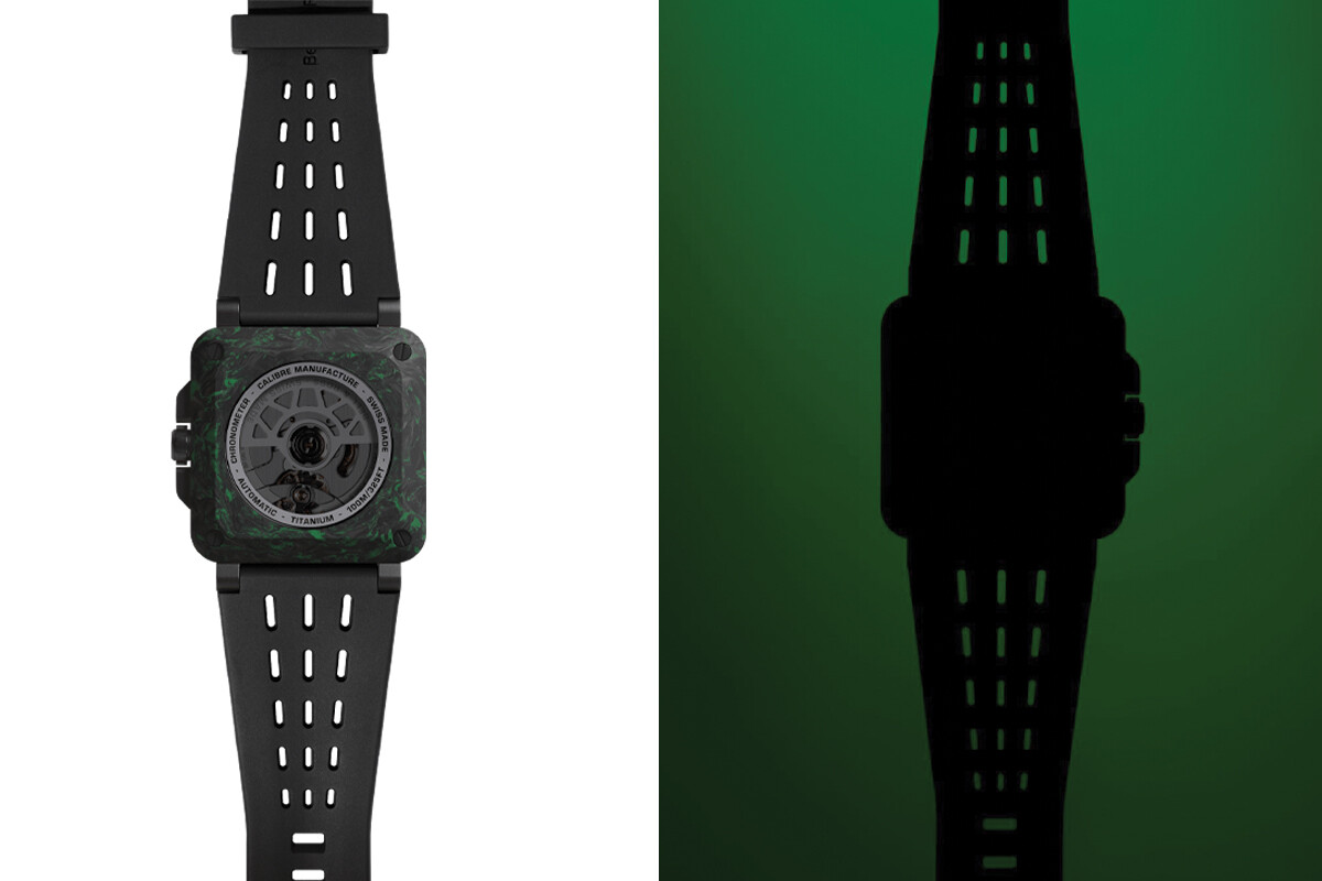 Relógio Bell & Ross BR-X3 Night Vision com mostrador preto e detalhes luminosos em verde, caixa quadrada de carbono e bracelete em borracha preta.
