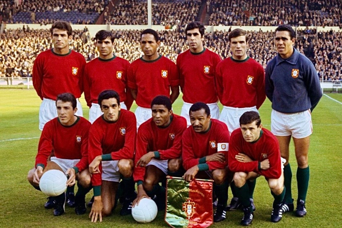 seleção portuguesa de futebol no Campeonato do Mundo de 1966 com Eusébio e camisolas vermelhas que inspiraram mostradores de relógios Maurice de Mauriac