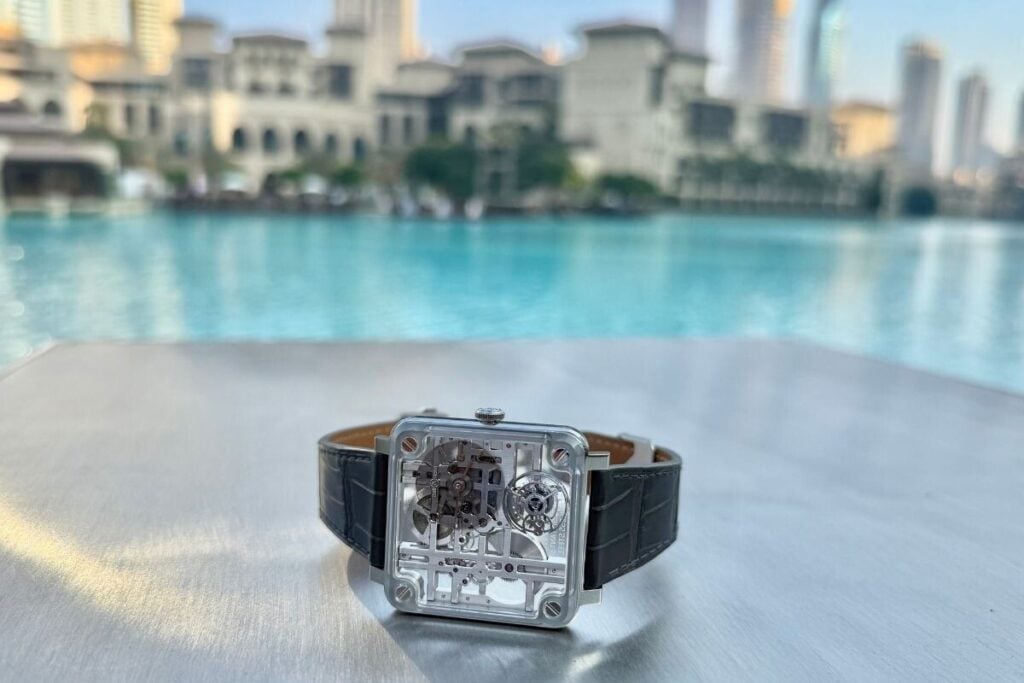 Novidade na Dubai Watch Week: alta-relojoaria conceptual da Bell & Ross no BX-3 Tourbillon Micro-Rotor | Foto: Miguel Seabra