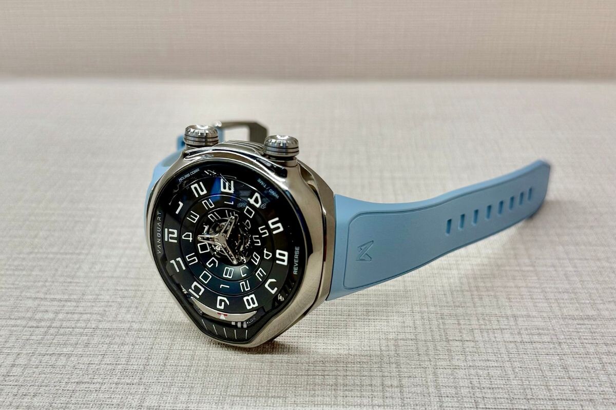 relógio Vanguart Black Hole em titânio com mostrador com discos e mecanismo à vista