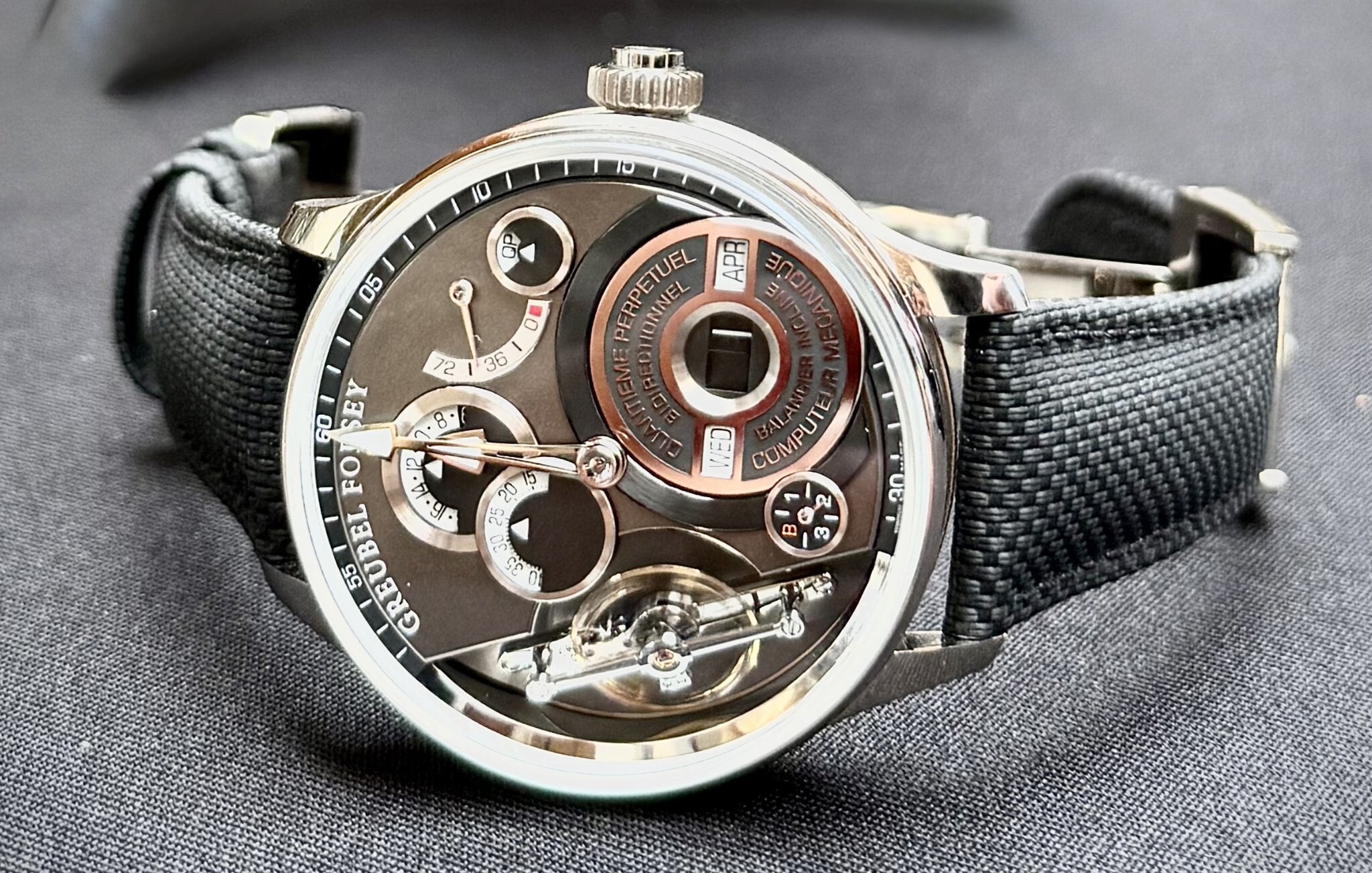 Dimens&otilde;es consider&aacute;veis mas adequadas &agrave; complica&ccedil;&atilde;o/fun&ccedil;&atilde;o do QP Balancier da Greubel Forsey | Foto: Miguel Seabra/Espiral do Tempo