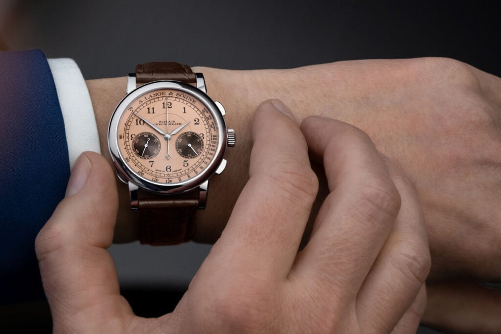 rel&oacute;gio no pulso com mostrador dourado para o vencedor do Concorso d'Eleganza Villa d'Este Lange & Sohne 8 1815 Chronograph | Foto: A. Lange & Sohne