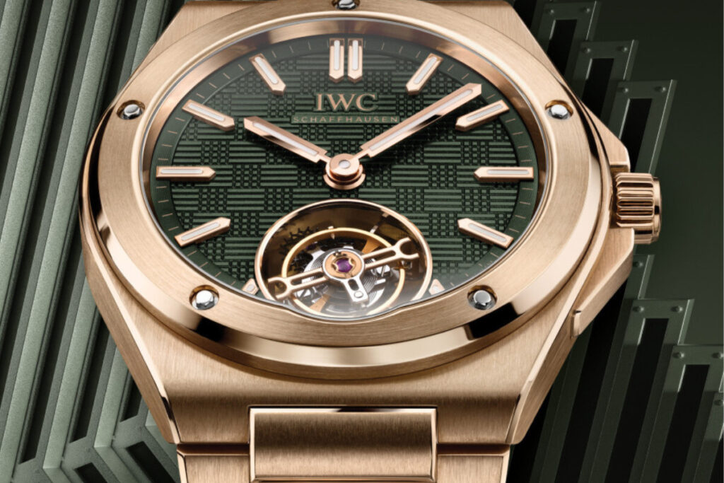 relógio em ouro com mostrador verde IWC Watches and Wonders Ingenieur Tourbillon 41