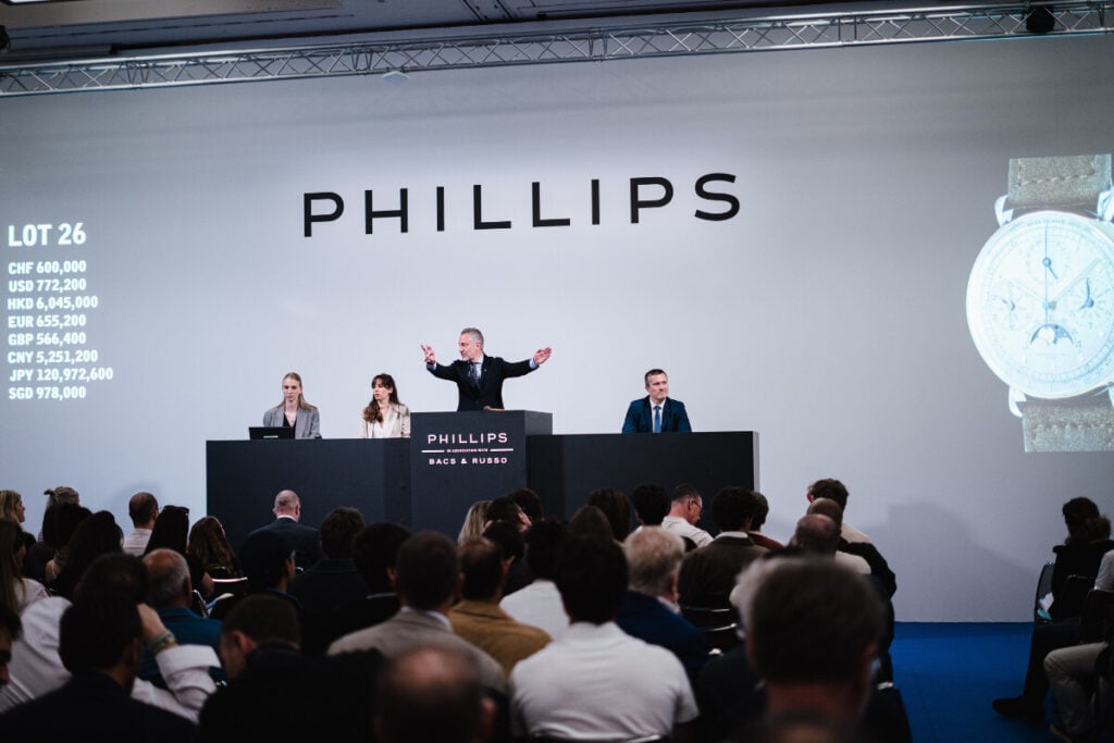Sempre em destaque: Aurel Bacs como chefe de orquestra da Phillips | Foto: Joy Corthesy/Phillips