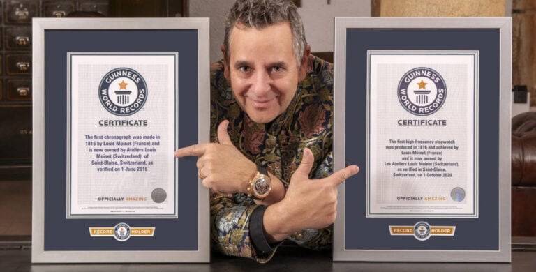 Jean-Marie Schaller e os seus inconfundíveis casacos com certificados de recordes do Guinness que conseguiu para a sua marca | Foto: Ateliers Louis Moinet