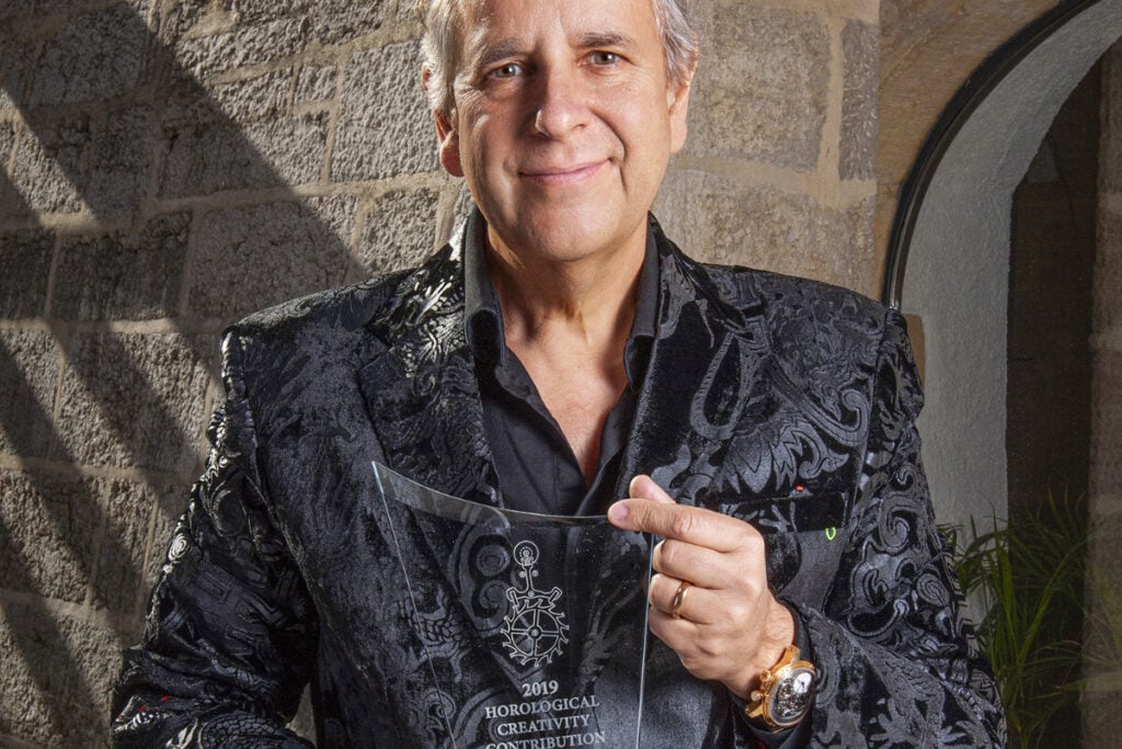 Jean-Marie Schaller e um dos v&aacute;rios trof&eacute;us que conseguiu para a sua marca Louis Moinet