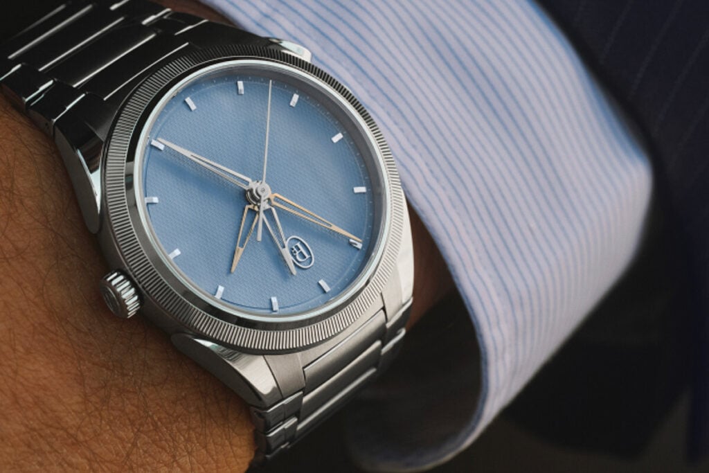 no pulso um cronógrafo do Watches-and-Wonders Parmigiani Tonda PF Chrono Mysterieux