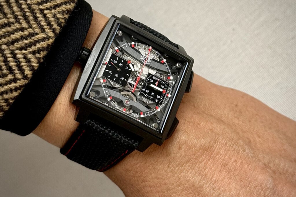 no pulso um cronógrafo do Watches-and-Wonders TAG Heuer Monaco Evergraph | Foto: Miguel Seabra/Espiral do Tempo