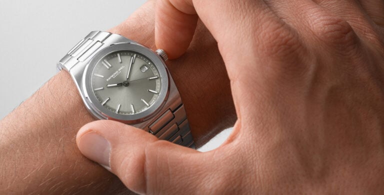 relógio no pulso com bracelete Raymond Weil A.R.T. Date | Foto: Raymond Weil