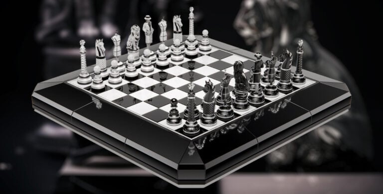 tabuleiro e peças xadrez Chanel Coco Game Chanel Chessboard | Foto: Chanel
