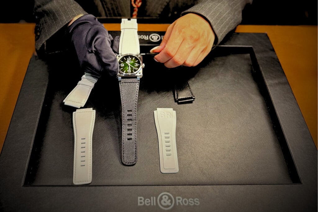 rel&oacute;gio Bell & Ross BR-03 Green Steel boutique Bell & Ross Londres | Foto: MIguel Seabra/Espiral do Tempo